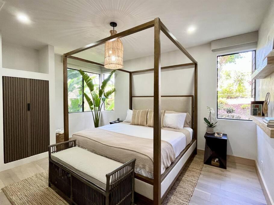 Apartment Aloha Moon - A Chic And Dreamy Modern Tropical Hideaway!
