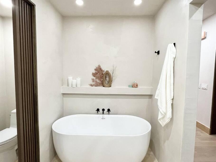 Aloha Moon - A Chic And Dreamy Modern Tropical Hideaway! Wailea (Maui)