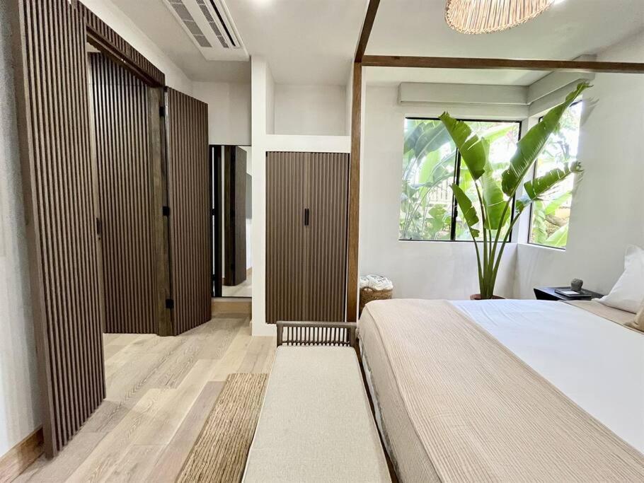 Apartment Aloha Moon - A Chic And Dreamy Modern Tropical Hideaway!